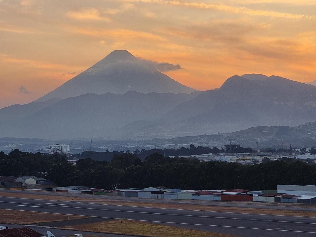 Ferienwohnung Amazing Aircrafts Views In Front Of Airport Guatemala-Stadt Exterior foto